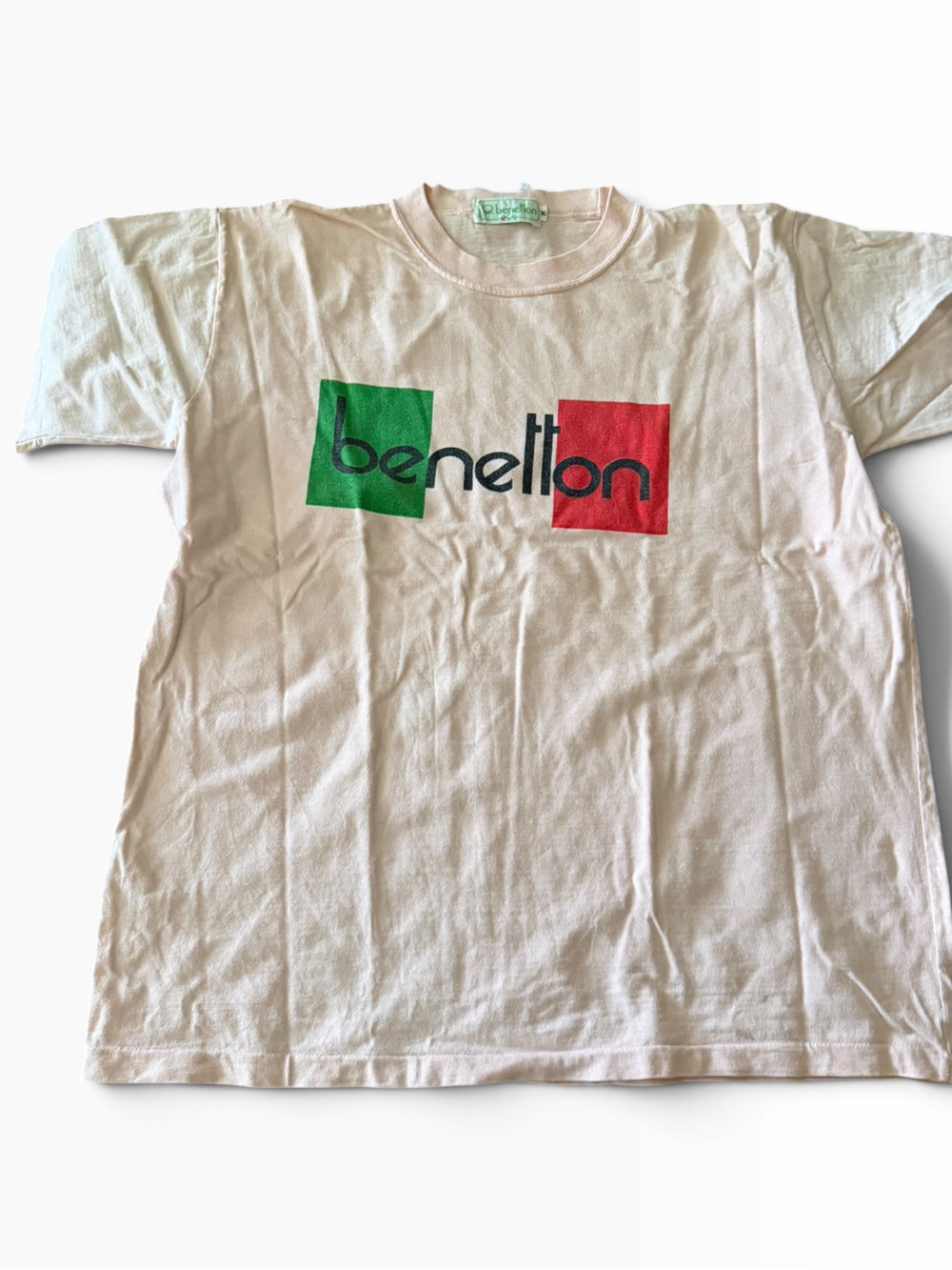 Vintage United Colors Of Benetton peach colored Tee with Red & Green Logo